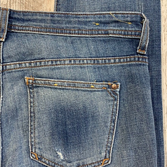 Pilcro distressed straight leg jeans - Picture 7 of 11